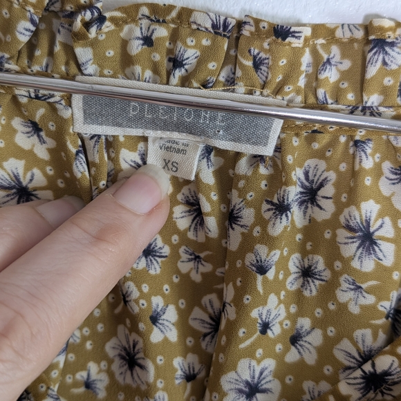 Chic Floral Print Blouse - Mustard - Picture 2 of 5